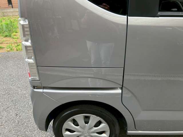 第三者機関による車両検査を実施しております。出来るだけ安心安全の車両状態でお客様に納車できるよう心掛けております。