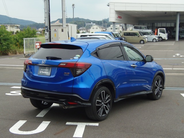 令和2年式のヴェゼルハイブリッドRS入庫！！純正メモリーナビ！！フロント左右シートヒーター！！純正ドライブレコーダー！！ETC！！