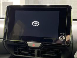 【8インチ　ディスプレイオーディオ】大画面のディスプレイはAppleCarPlayやAndroidAutoが利用可能。大きな画面でスマホナビアプリ等が利用いただけます♪