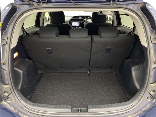 【トランク】積み込みやすくて、たっぷり積める荷室です。シートアレンジできるものは、乗車人数と荷物の量や大きさによってシートを動かすことができるので、より快適なドライブが可能です！