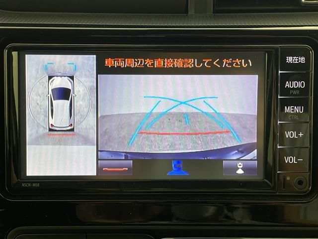 【パノラミックビューモニター】クルマを真上から見下ろした視点で駐車をサポートします！クルマの斜め後ろや真横など、いち早く障害物に気が付くことができます。