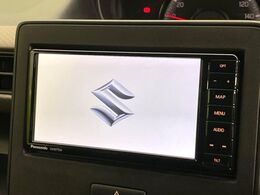 【純正ナビ】人気の純正ナビを装備しております。ナビの使いやすさはもちろん、オーディオ機能も充実！キャンプや旅行はもちろん、通勤や買い物など普段のドライブも楽しくなるはず♪