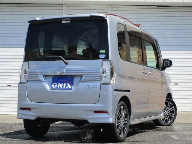 自社ユーザー直接仕入れの為、点検や整備の履歴はもちろん、前オーナー様の使用状況や保管状態などの情報をお伝えする事ができます。出処や諸元の不明な中古車は不安が残りますが、オニキス信州は安心感が違います！