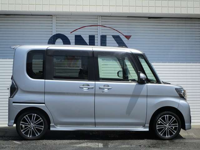 ユーザー様より仕入れる車両は査定員により厳格な査定を行います！機関系の状態はもちろん、骨格部位の修復歴や外板パネルの交換歴・板金塗装歴などを十分に確認した上で、基準に達した車両のみを取り扱います！！