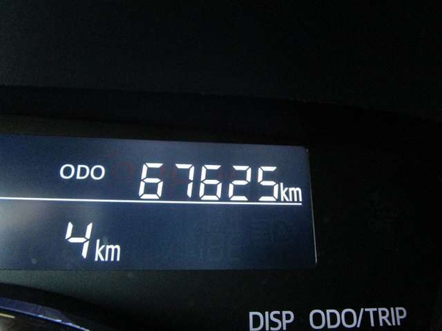 走行距離はご覧の通り！半年に一度のオイル交換・一年ごとの法定点検もバッチリ実施済み！エンジン機関も快調です！