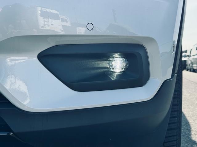 広々とした工場がありますので、納車後のアフターケアもお任せください。軽作業等はすぐに対応します。ETC・カーオーディオ・カーナビ等用品のお取り付けも可能☆今お乗りのお車からの移設もご相談ください。