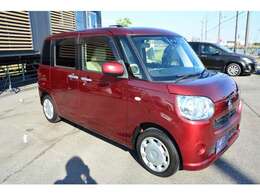 流山街道沿い！ブルーの看板が目印です。只今セール開催中！