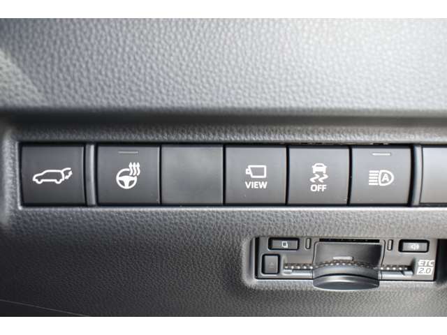 ハンドルヒーター付で暖房いらずで運転できるかもですよ