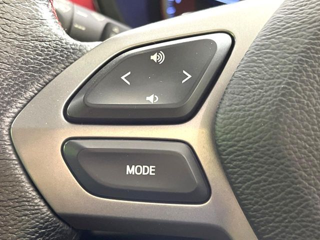 【ステアリングスイッチ】運転中、前方から目線をそらすことなく、オーディオ等の操作が可能な便利機能！安心＆快適なドライブを演出してくれます♪