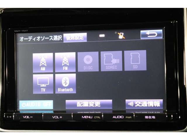 CD・DVD・SDオーディオ・Bluetoothオーディオ再生可能。SDカードへの音楽録音も可能。フルセグTV視聴可能。