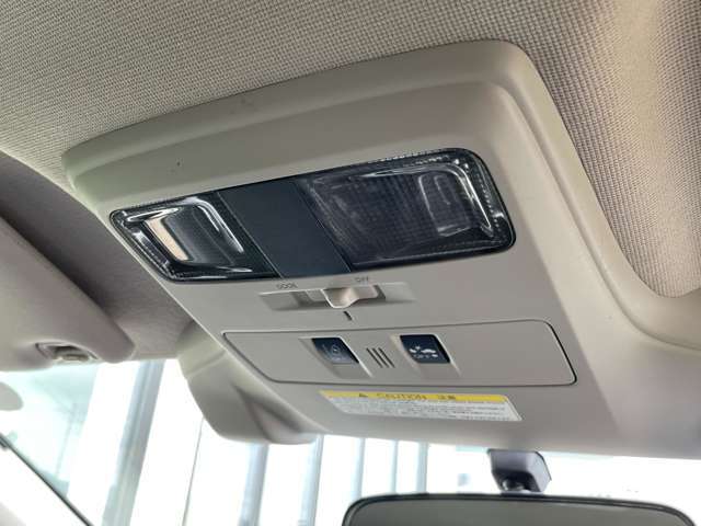 ご成約頂いたお車は全車保証付で納車後も安心！有料オプションで長期保証をお選びいただくことも可能です。