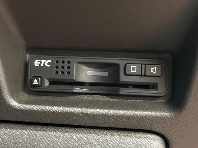 【ETC】高速道路の料金所をストレスなく通過！話題のスポットやサービスエリアに多い「スマートIC」利用時は必須のアイテムです。当店でセットアップを実施、ご納車当日からすぐにご利用いただけます！