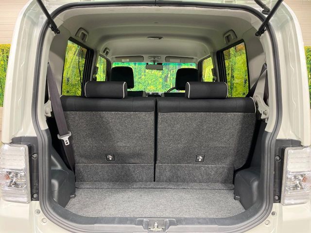 普段のお買い物や通勤、送迎等に十分な荷室スペースを確保しております。セカンドシートを倒すと、大きな荷物の積載も可能です♪