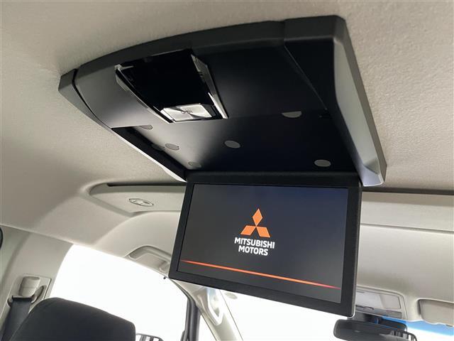 【後部座席操作部】後部座席を快適に過ごしていただくための便利な装備が付いています！