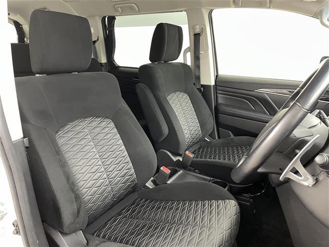 【運転席】座り心地が良いシートなので長時間の運転でも快適にお過ごしいただけます。新品のフロアマットのご注文も可能です。掲載箇所以外にご希望の写真がございましたらお気軽にお問い合わせ下さい。