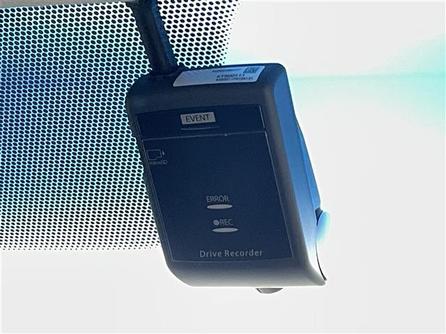 【後部座席操作部】後部座席を快適に過ごしていただくための便利な装備が付いています！