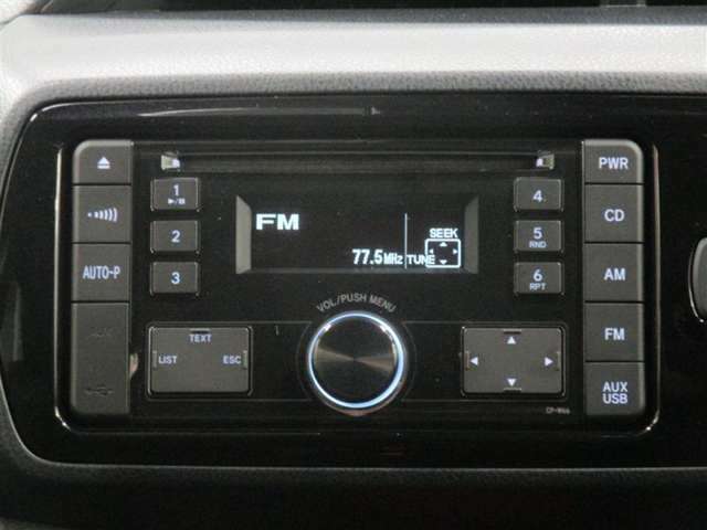 トヨタ純正オーディオ付き♪CD・AM・FMが聞けます☆シンプルだから使い勝手も良く、操作も簡単です！お気に入りの選曲で、通勤・ドライブを快適にどうぞ♪