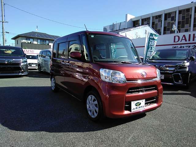 当店では、お客様が安心してお車に乗って頂くために、徹底した納車点検を行っております。また、タイヤ、バッテリー、エンジンオイル等の部品が要整備と認められた場合は新品交換しております。