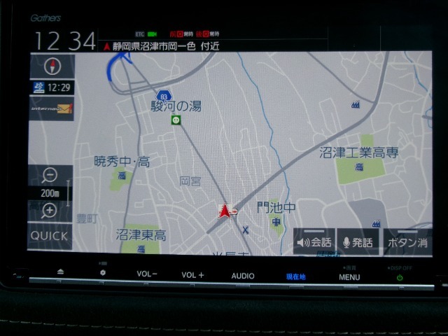 ホンダ純正ナビGathers(VXM-207VFEi)を搭載。知らない、初めての道でも安心。メーカーオプションのフルセグTVやDVD再生、Blurtoothも使用できます。