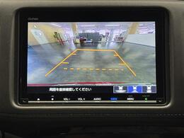 【バックカメラ】駐車時に後方がリアルタイム映像で確認できます。大型商業施設や立体駐車場での駐車時や、夜間のバック時に大活躍！運転スキルに関わらず、今や必須となった装備のひとつです！