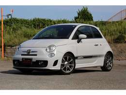 アバルト500　5MT　入庫しました！マニュアルで走りの楽しいお車です！純正アルミホイール　ETC　HID　ソリッドグレーがおしゃれです！お気軽にお問い合わせください！