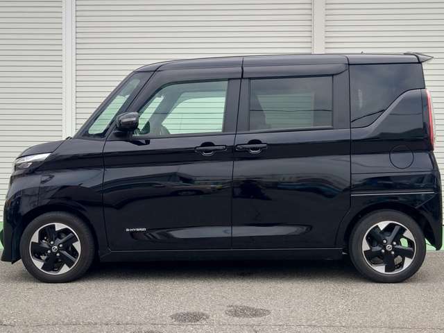 【近畿運輸局指定整備工場も完備】ご購入頂いてからお渡しまでに、しっかりと整備点検を行い、その後車検作業をしてお渡しさせて頂いております。無料保証も付いております。
