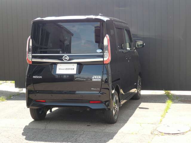 当社は全車、無料の「ワイド保証」付き。さらにプラス1年、2年の保証延長をご希望される方には有料で用意してます。全国2000以上の日産サービス工場がご愛車をサポートしてくれます。安心