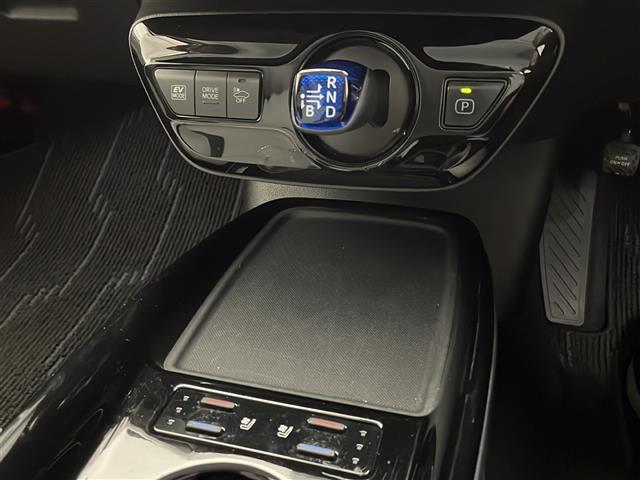 気になる車はお電話やメールで当店にお問い合わせください。なお、お電話での在庫の取り置きはできません。ご来場の際は、商談が重なる事が増えていますので事前に在庫有無をご確認くださいませ。