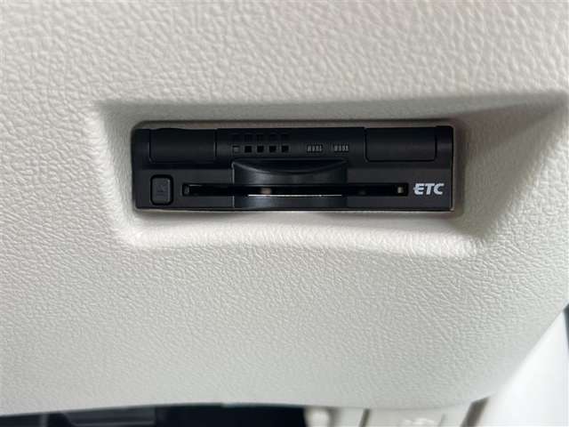 ETC車載器付きです。高速道路の料金所もスムーズに通過できます。