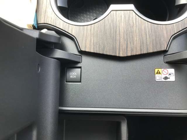 年式相応ですが、納車時にはできる限りキレイに納車させていただきます。どうしても気になるところ等ありましたら、低価格にてお直しいたしますので、何なりとお申し付けください。