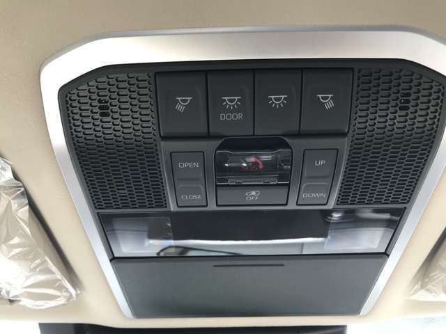 年式相応ですが、納車時にはできる限りキレイに納車させていただきます。どうしても気になるところ等ありましたら、低価格にてお直しいたしますので、何なりとお申し付けください。