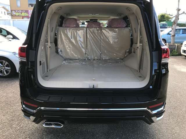 年式相応ですが、納車時にはできる限りキレイに納車させていただきます。どうしても気になるところ等ありましたら、低価格にてお直しいたしますので、何なりとお申し付けください。