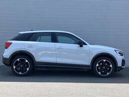 リヤサイドウインドーの後方に小さな三角形の窓を設けた「6ライトキャビン」も、機能と美しさを両立させるAudiの特徴的なデザインです。