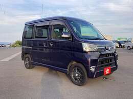 鶴田自動車は笑顔で働ける職場作りに常日頃から励んでいます。元気で笑顔あふれるスタッフが親切丁寧に対応できるお店作りを目指し車検、新車中古車販売、鈑金塗装、自動車保険、を行っております。