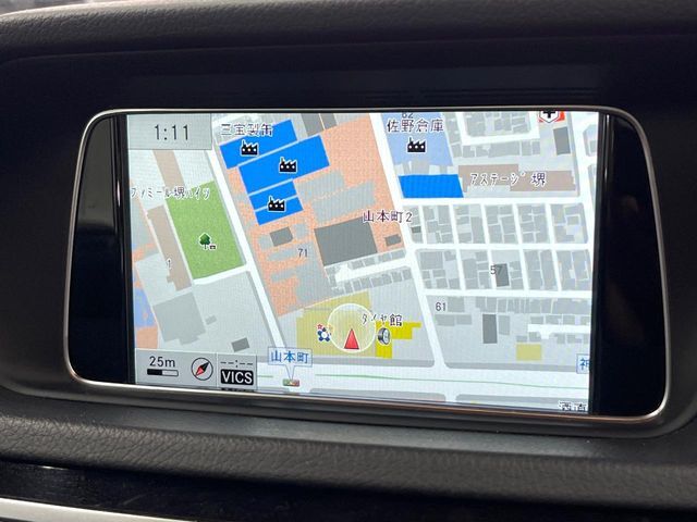 ●純正ナビ:一体感のあるナビは、高級感ある車内を演出してくれます。オーディオ機能も充実しておりますので、運転もより楽しめます♪