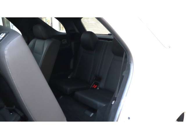 常設展示50台！！インターネットに掲載していない車両でも、ご希望のお車お探し致します！！電話、メールにて是非一度ご相談下さい。