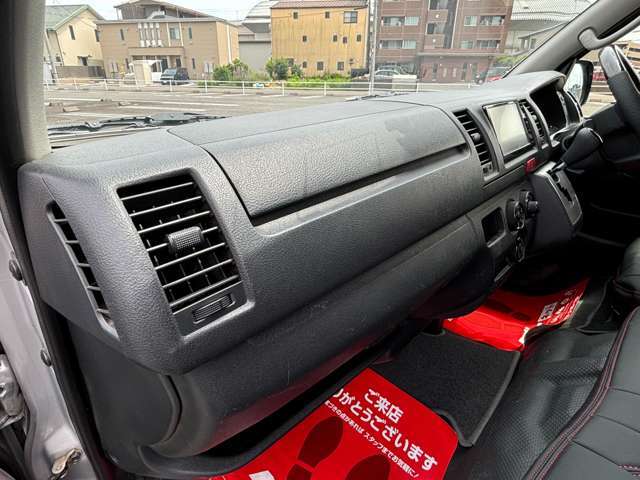 車検からオイル交換、タイヤ交換等の日頃のメンテナンスも当店におまかせ！お気軽にご来店ください！もちろん！ハイエースでなくても、作業はお受けいたします！お電話は　0078-6002ー629684　まで！