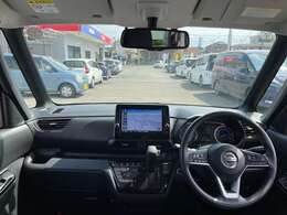 インパネ（画像部分）はかっこいいだけでなく、安心・安全に作られています。まずは、お座り下さい。運転している感覚がつかめると思います。