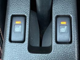 【電動格納サードシート】3列目はスイッチ一つでラクラク収納！荷物が多い時など座席を収納スペースに変更する際も、力は必要ありません！お子様でも簡単に操作していただけます！