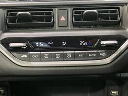 【オートエアコン】一度お好みの温度に設定すれば、車内の温度を検知し風量や温度を自動で調整。暑い…寒い…と何度もスイッチ操作をする必要はありません。快適な車内空間には必須の機能ですね♪
