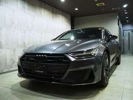 ブラックAudi rings ＆ ブラックスタイリングパッケージ　エクステリアミラーハウジングブラック