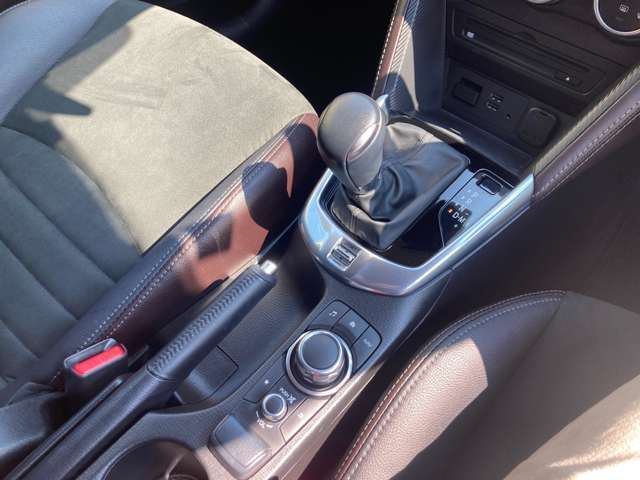 もちろんのことですが、当社では条件よいお車をお値打ちにご提供できるように日々励んでおります。当社在庫のお車は年式、距離、装備の条件で検索をかけていただければどのお車もお値打ちだと自信を持っております。