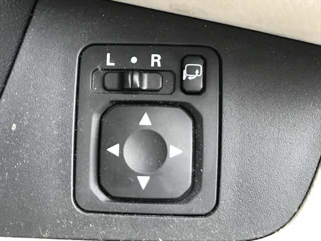 電動格納ミラーで、サイドのミラーの開け閉め楽々！！角度調整もバッチリできます♪♪お電話での問い合わせは0078-6002-135728(無料)です♪お気軽にどうぞ♪♪【HPもご覧ください☆ https://k-smile.jp/kyoto/ 】