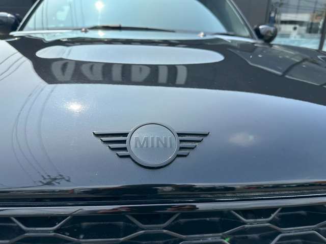 MINI　NEXT鹿児島は鹿児島市宇宿2-19-3にございます。お電話での問い合わせは099-257-3800まで。