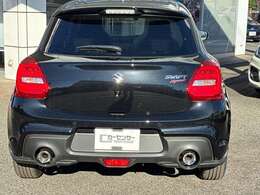 一般保証は、初年度登録より3年、又は走行6万キロ以内。特定保証は、初年度登録より5年、又は走行10万キロ以内です。一般保証と特定保証の対象部品など、詳細はお気軽にご質問下さい。