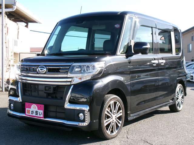 中古車でもとっても綺麗♪納車前に、ボディはガラスコーティングを行います♪ピカピカの「光沢」・「艶」の状態で御納車致します！