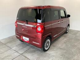 お客様にぴったりなおクルマをお選びいただけますように様々な展示車をご用意致しております！ダイハツの軽自動車だけではなく、他メーカー車やコンパクトカー・ミニバンなども数多く取り揃えております！