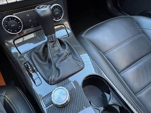 シンプルなシフトなのでどなたでも運転しやすいですよ！