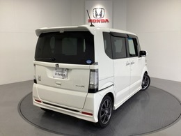 Honda認定中古車 U-Selectは3つの安心をお約束します。　1　Hondaのプロが整備した安心。 2　第三者機関がチェックした安心。　3　購入後もHondaが保証する安心。