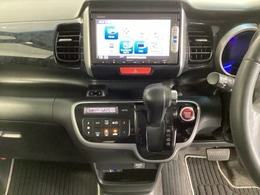 ナビゲーションはワンセグTV対応のGathers純正メモリーナビを搭載しています。Bluetoothオーディオ機能がありますので、スマートフォンなどの音楽も再生できます。